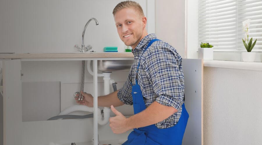 Expert burst pipe repair services in Rainbow City, AL